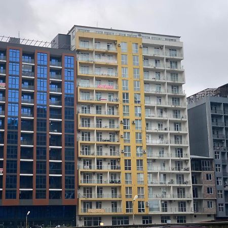 Бежевые Апартаменты Batumi Esterno foto